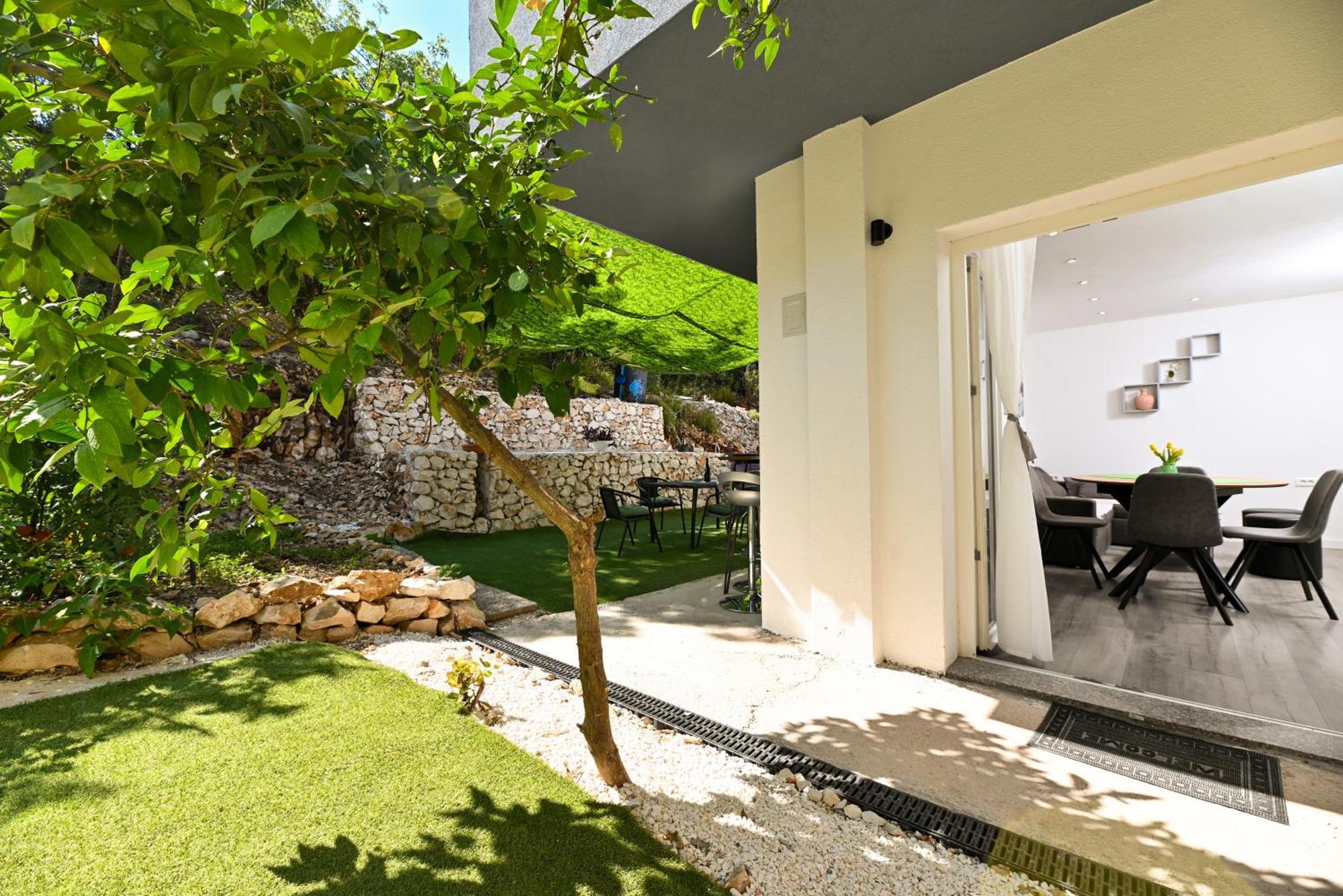 New,Close To The Beach Apartment With Domestic Olive Oil And Wine Trogir Exterior photo