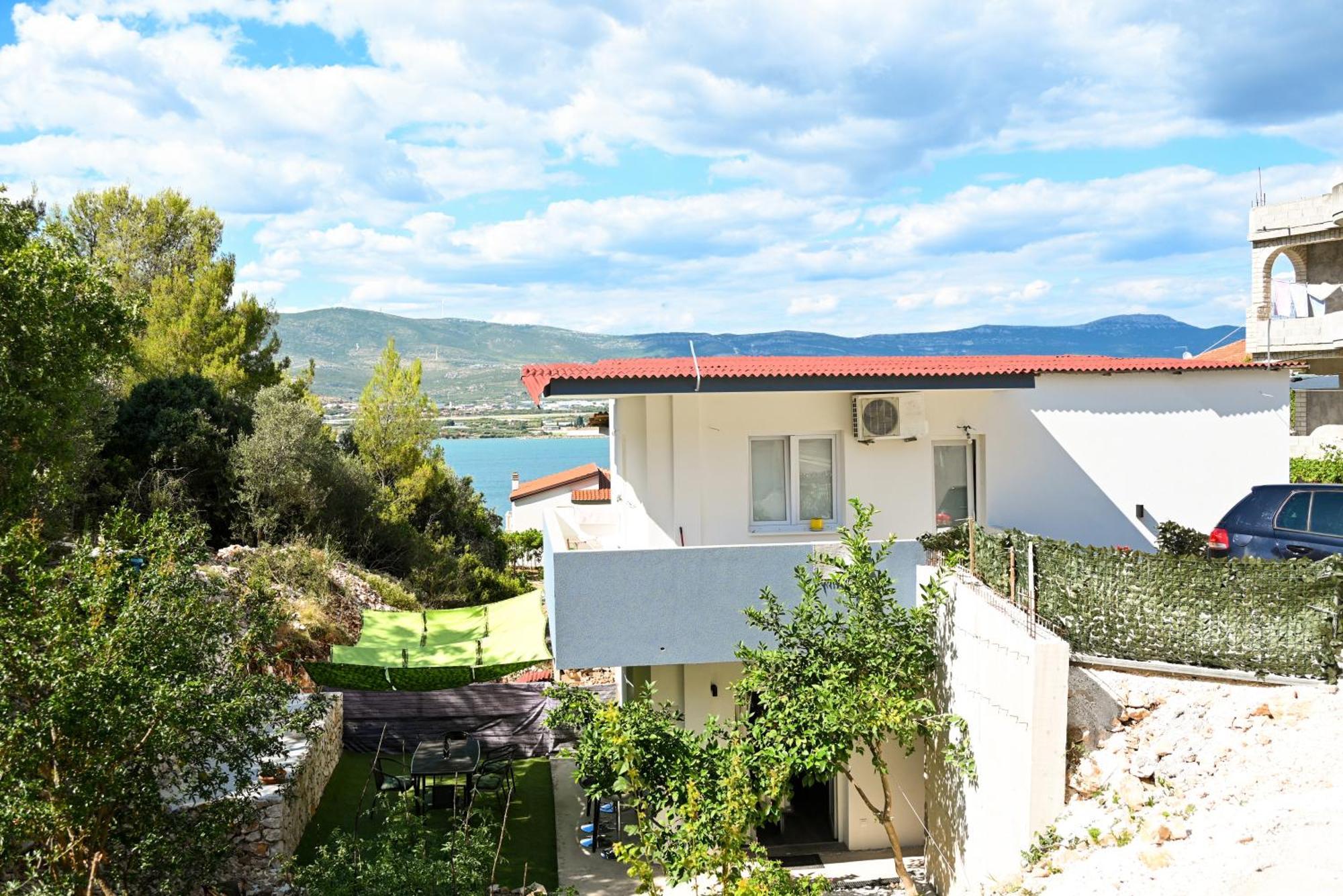 New,Close To The Beach Apartment With Domestic Olive Oil And Wine Trogir Exterior photo