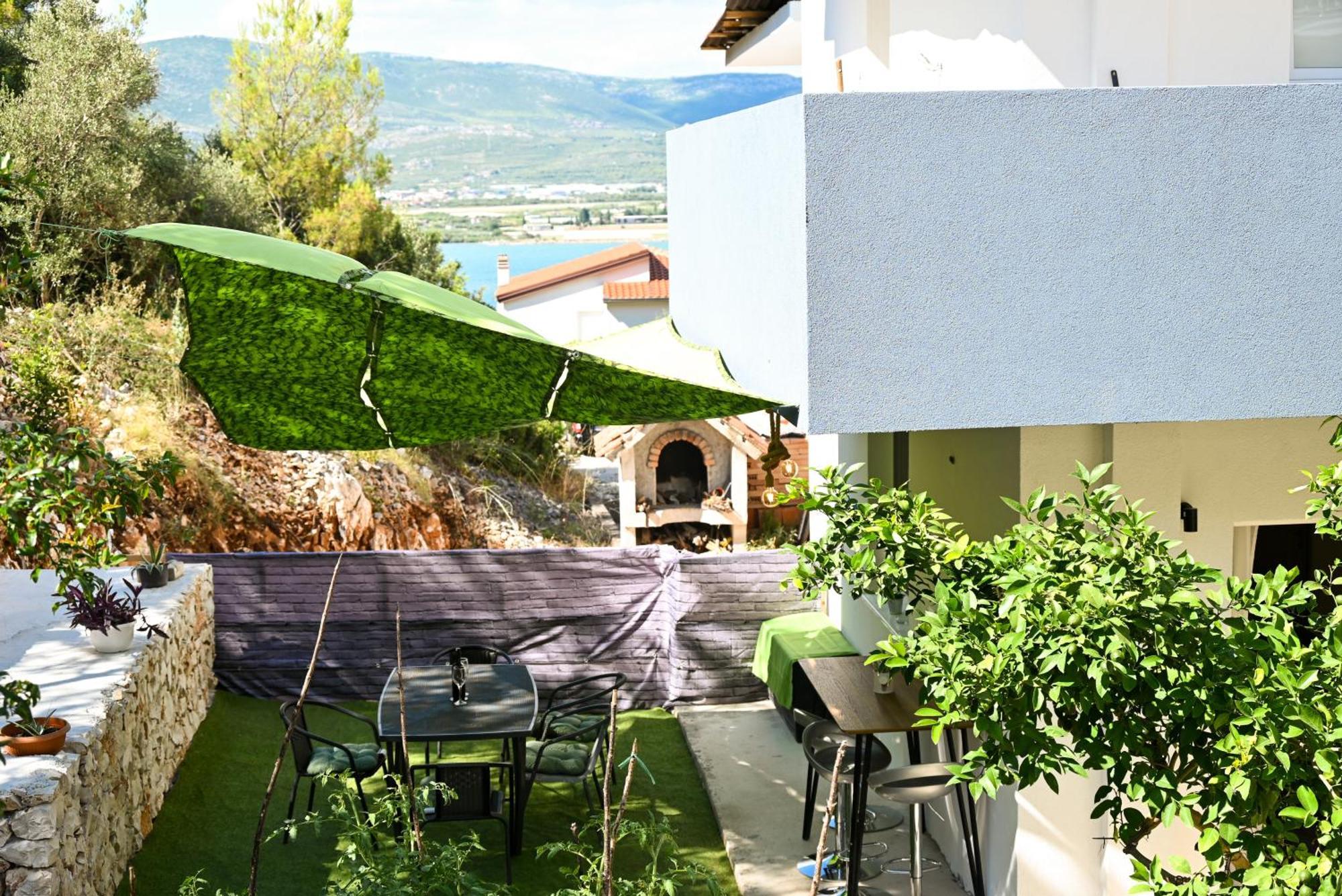 New,Close To The Beach Apartment With Domestic Olive Oil And Wine Trogir Exterior photo