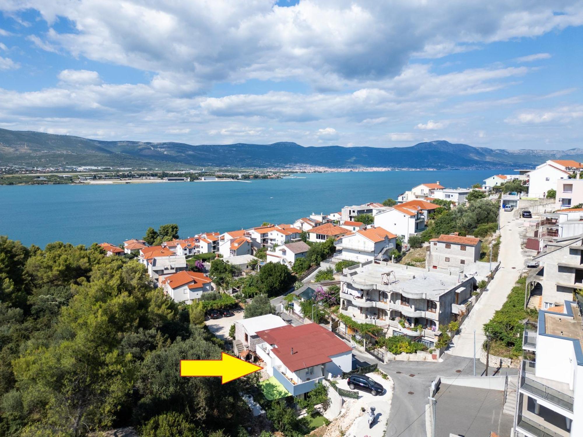 New,Close To The Beach Apartment With Domestic Olive Oil And Wine Trogir Exterior photo